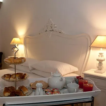 Bed & Breakfast La Finestra Sul Colosseo 4*