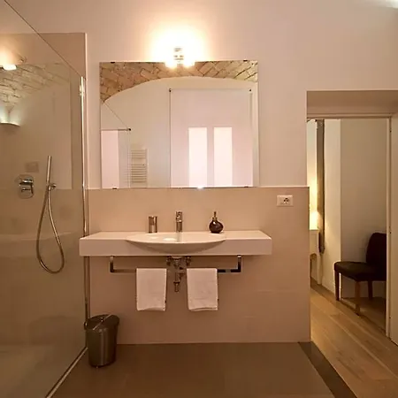La Finestra Sul Colosseo Bed & Breakfast Roma